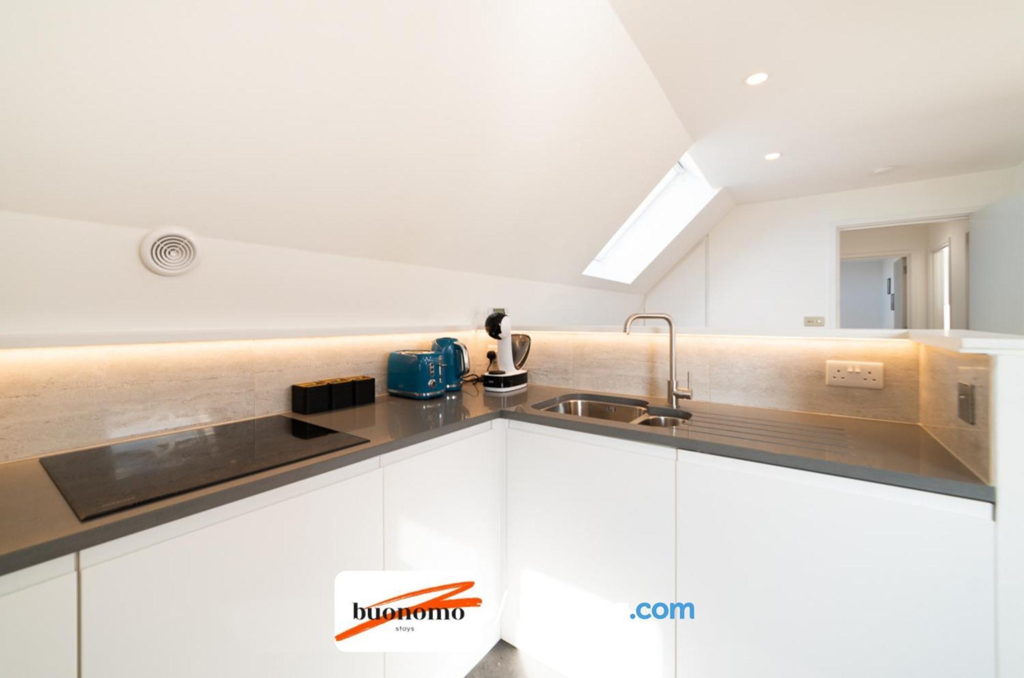 Appartamento Two Bedroom At Buonomo Short Lets & Serviced Londra